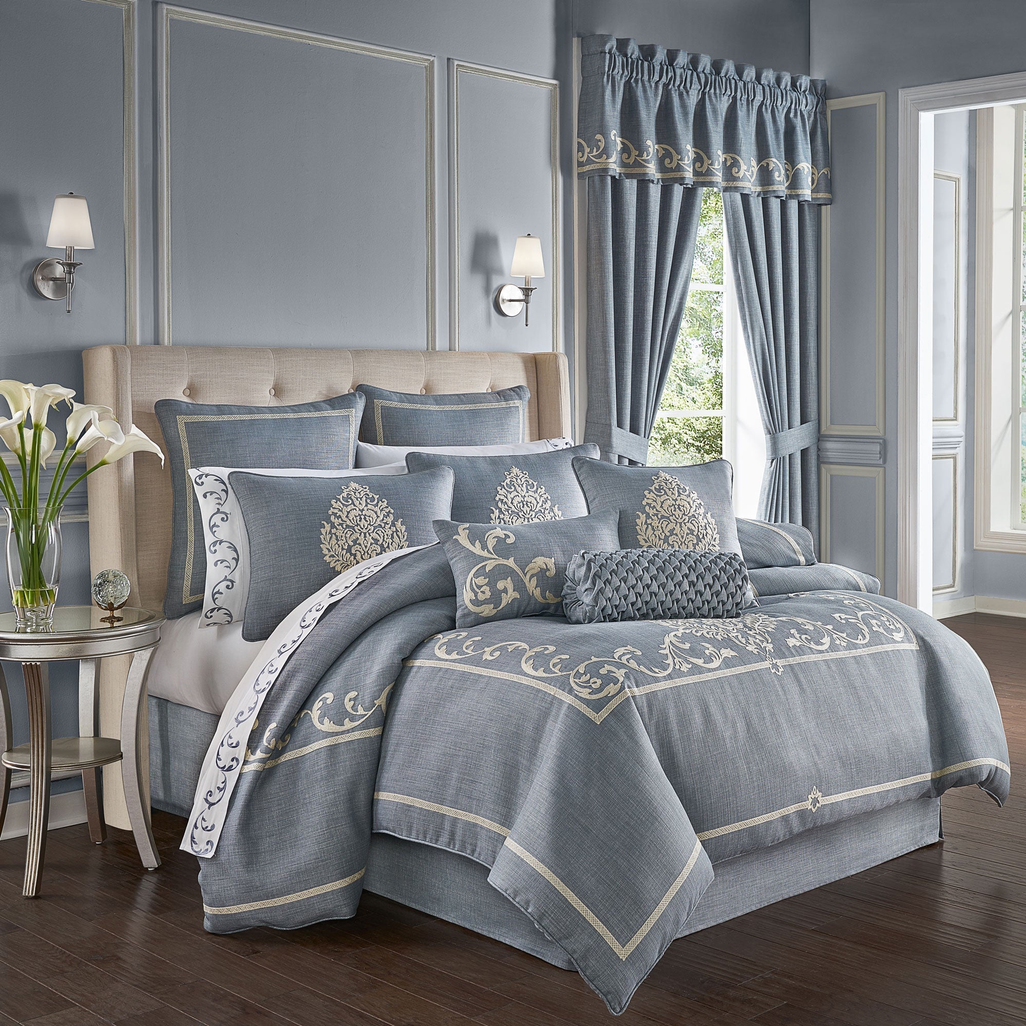 aurora-queen-4-piece-comforter-set