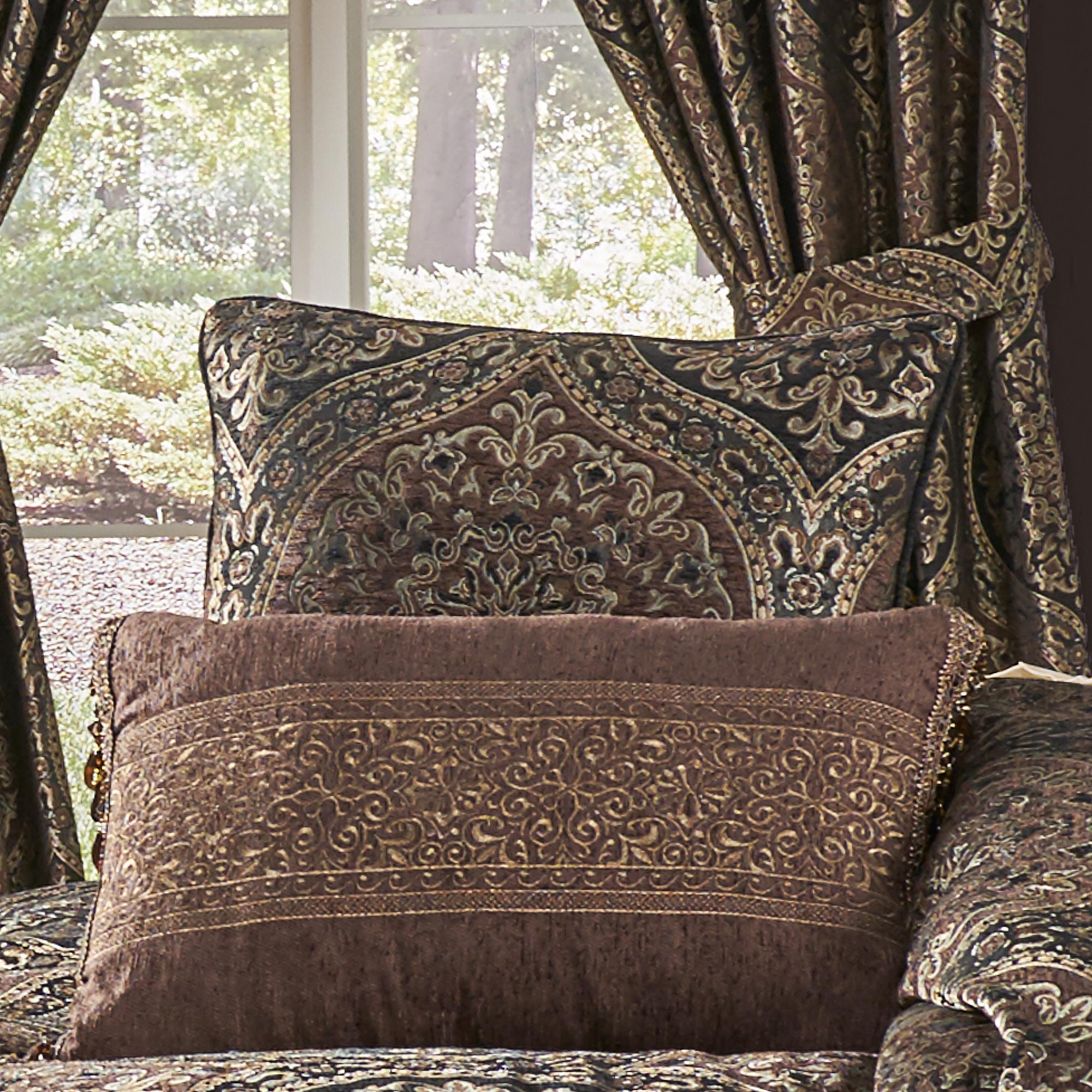 mahogany-20-square-decorative-throw-pillow-3