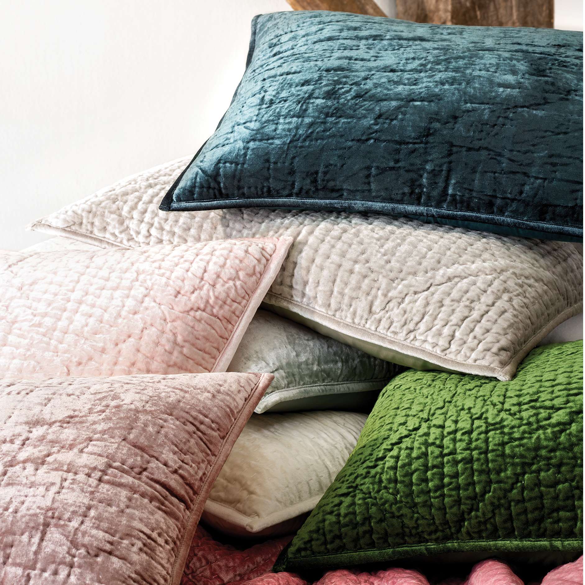 ParisienneVelvetEvergreenQuiltedSham_PC2807_beauty_2