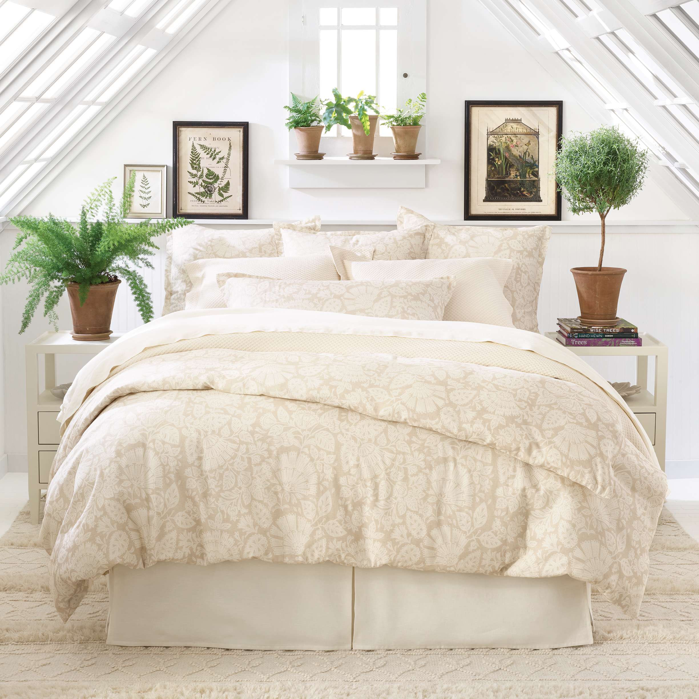 PetiteTrellisIvoryMatelassesham_M8PTIS_beauty_2