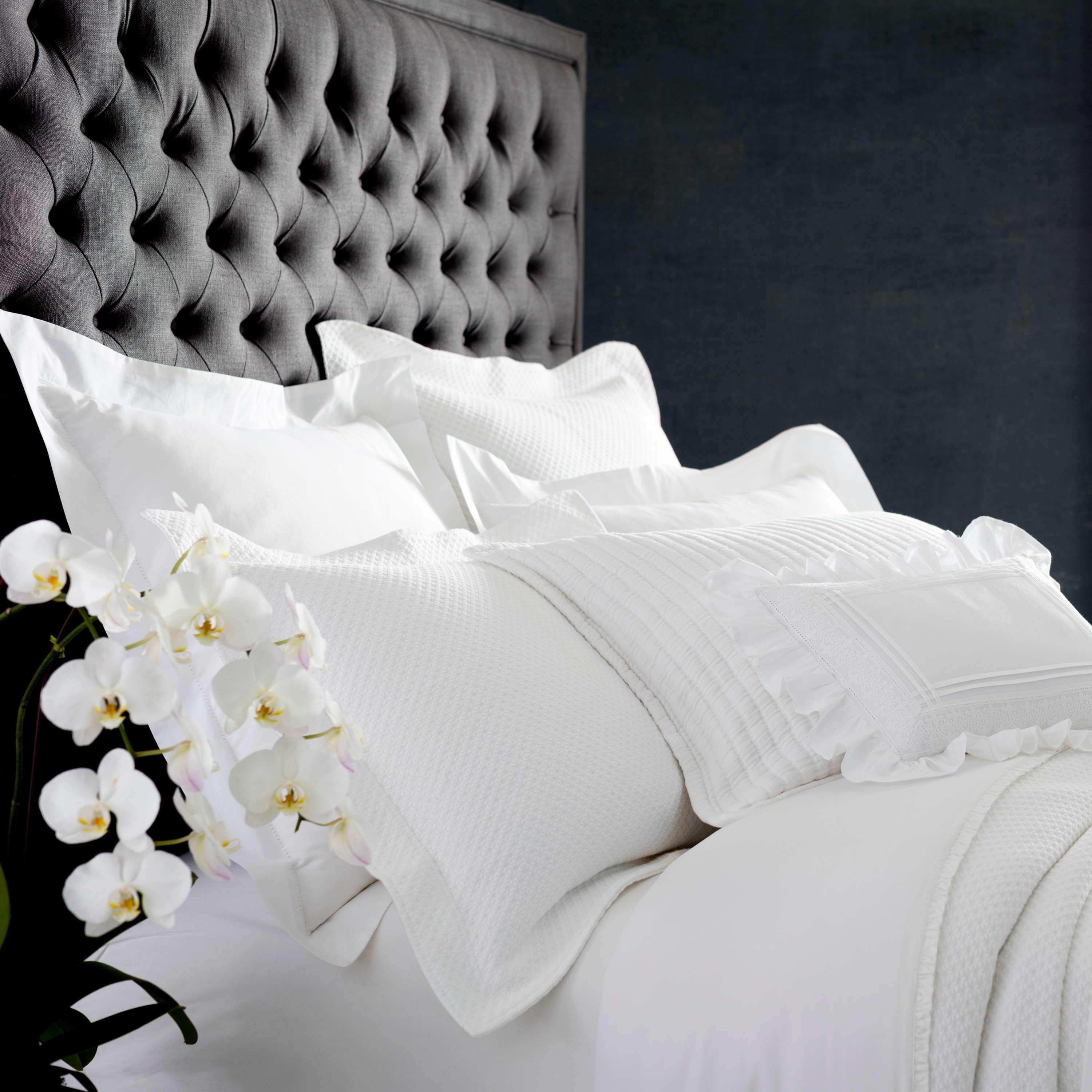 PetiteTrellisWhiteMatelasseSham_M8PTWS_beauty_3