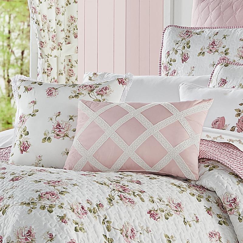 Rosemary_Rose_3-Piece_Quilt_Set2_70608abf-f8b4-4a27-b101-0b3c083eab47
