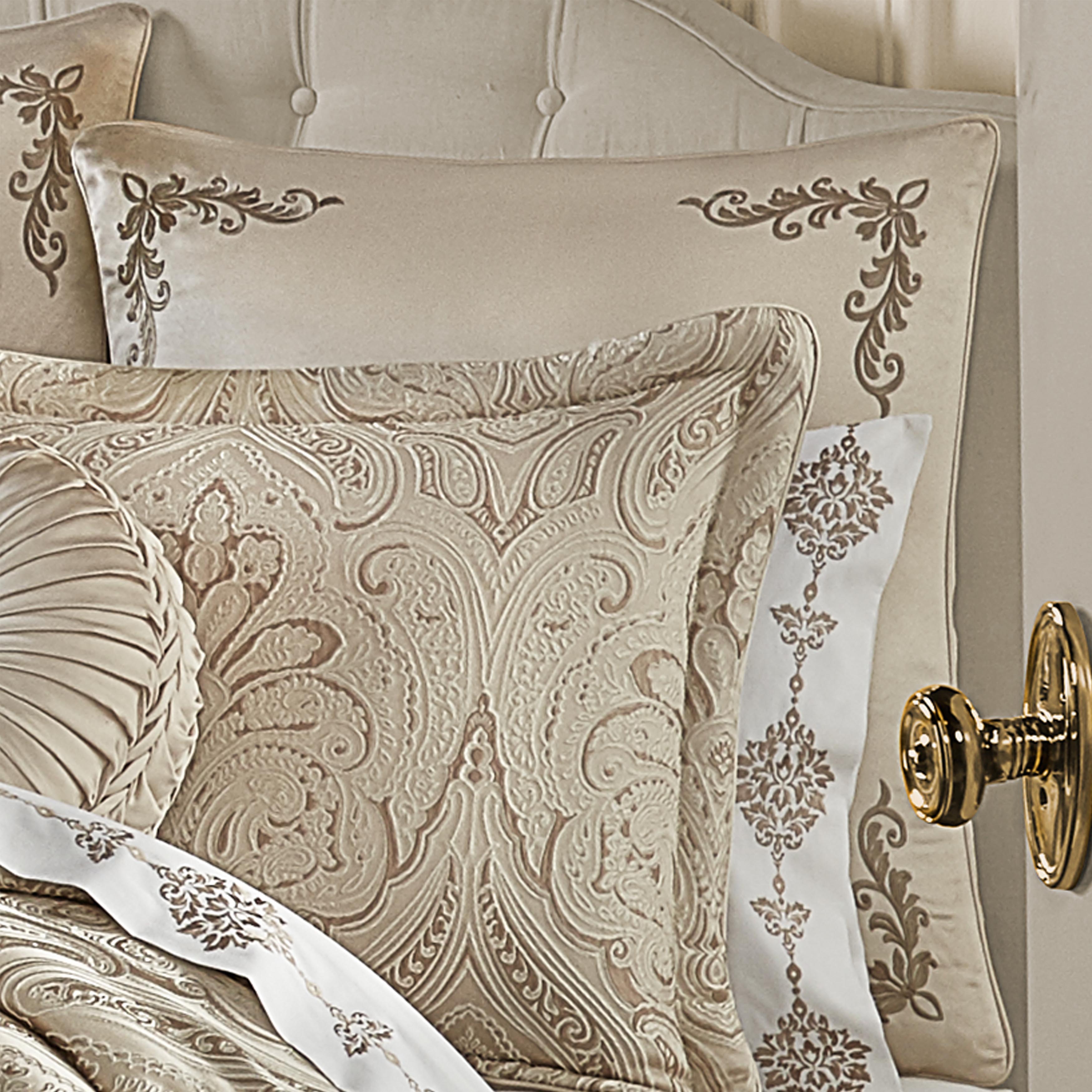 TrinityChampagneEuroSham2