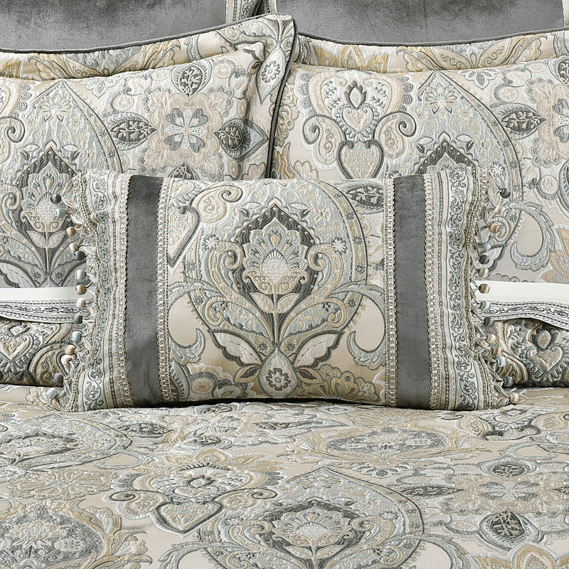 annabelle-boudoir-decorative-throw-pillow_annabelle_alt-one-new